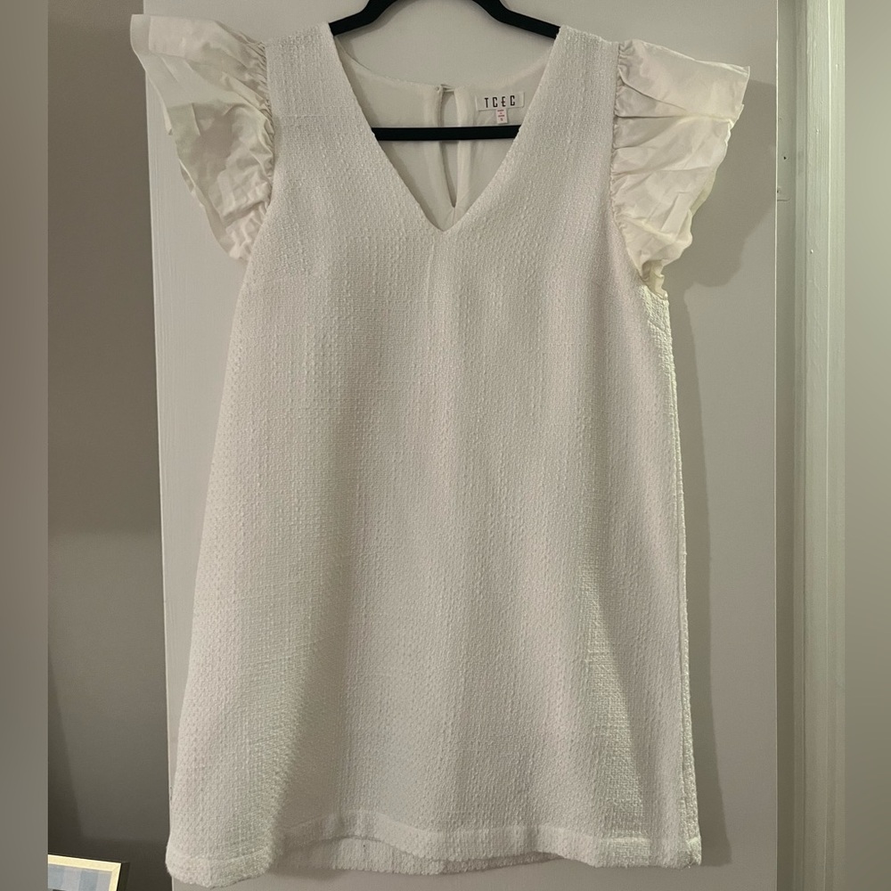 TCEC White Textured V-Neck Dress with Ruffle Short Sleeves